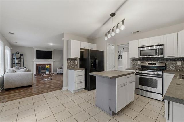 7107 Springchase Way, Austell, GA 30168