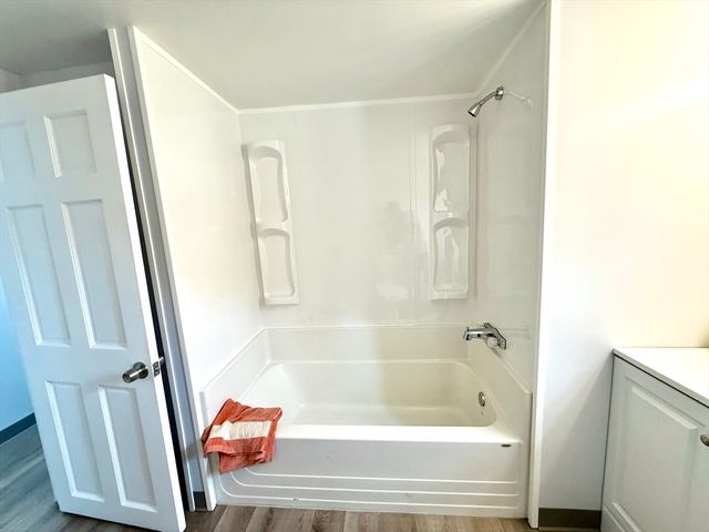 735 Memorial Dr 67, Chicopee, MA 01020