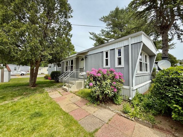 735 Memorial Dr 67, Chicopee, MA 01020