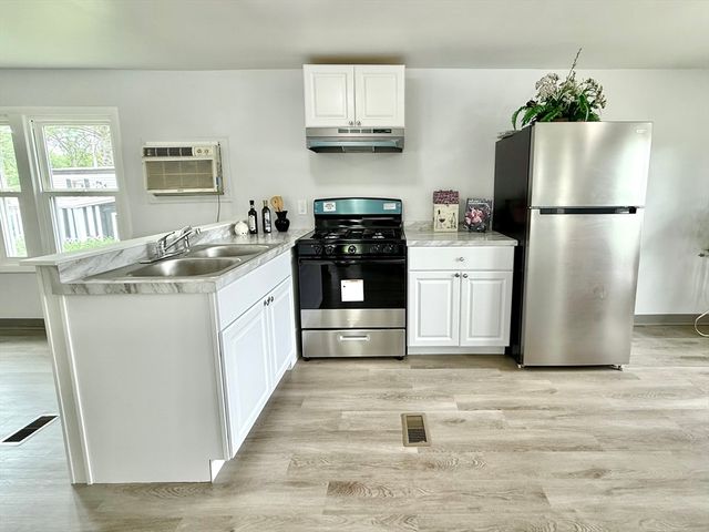 735 Memorial Dr 67, Chicopee, MA 01020