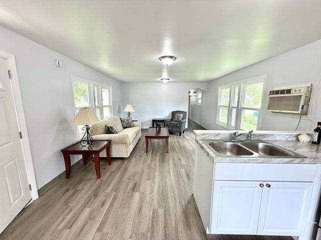 735 Memorial Dr 67, Chicopee, MA 01020