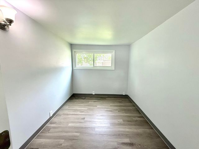 735 Memorial Dr 67, Chicopee, MA 01020