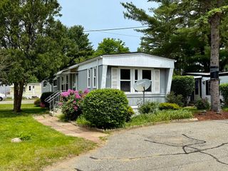 735 Memorial Dr 67, Chicopee, MA 01020