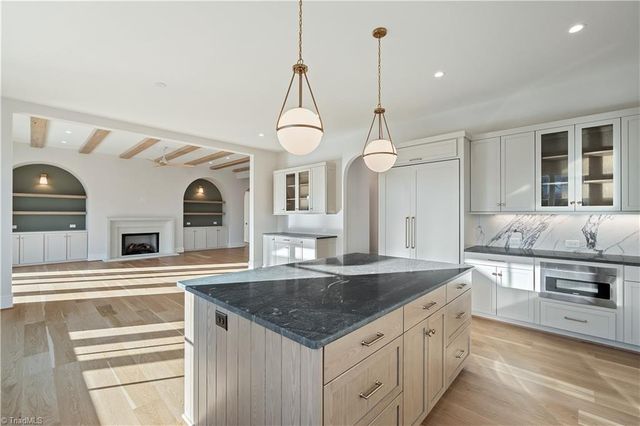 1199 Maple Chase Lane, Winston-salem, NC 27106