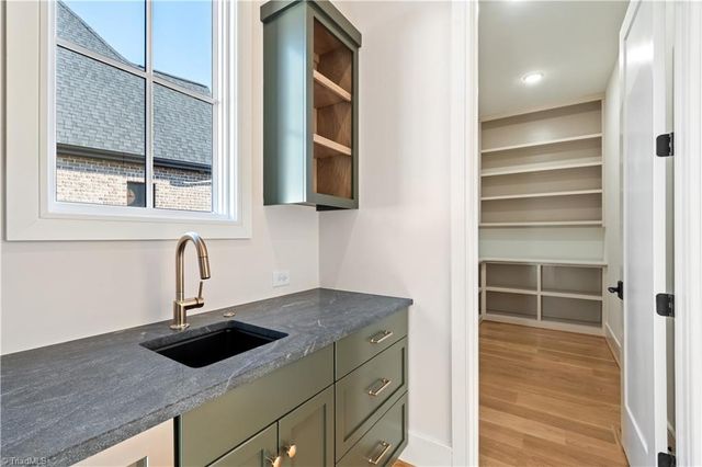 1199 Maple Chase Lane, Winston-salem, NC 27106