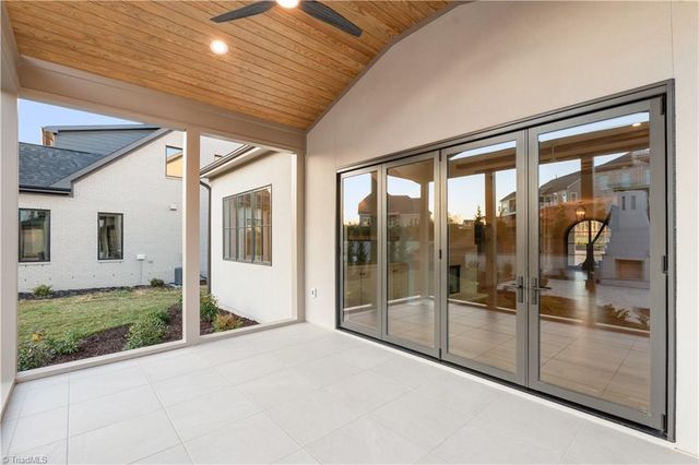 1199 Maple Chase Lane, Winston-salem, NC 27106