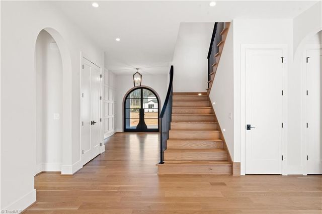 1199 Maple Chase Lane, Winston-salem, NC 27106