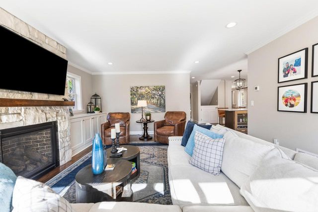 4635 Wildwood AVENUE, Whitefish Bay, WI 53211