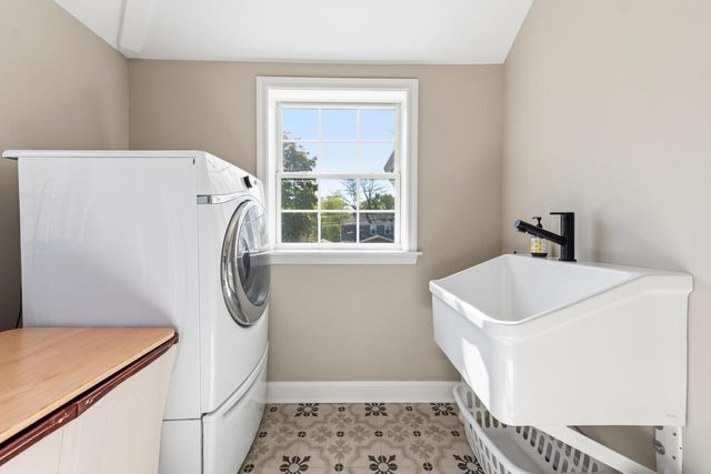 4635 Wildwood AVENUE, Whitefish Bay, WI 53211