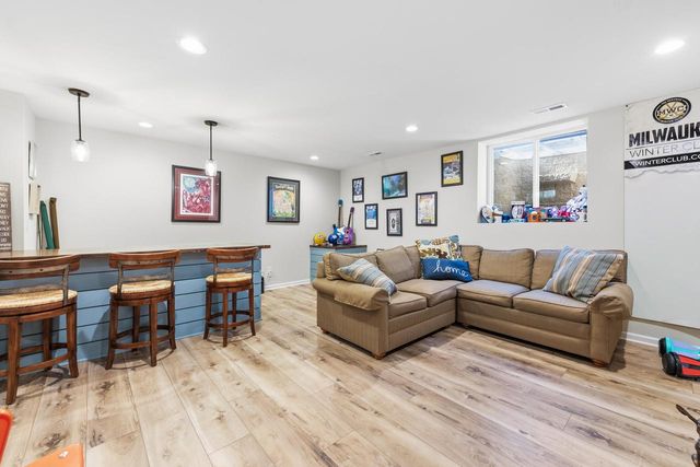 4635 Wildwood AVENUE, Whitefish Bay, WI 53211