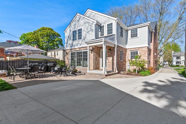 4635 Wildwood AVENUE, Whitefish Bay, WI 53211