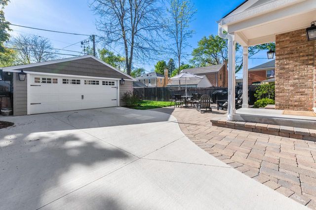 4635 Wildwood AVENUE, Whitefish Bay, WI 53211