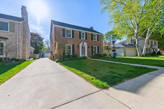 4635 Wildwood AVENUE, Whitefish Bay, WI 53211