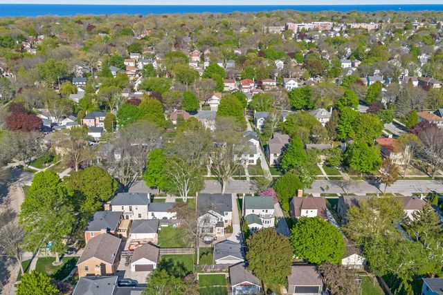 4635 Wildwood AVENUE, Whitefish Bay, WI 53211