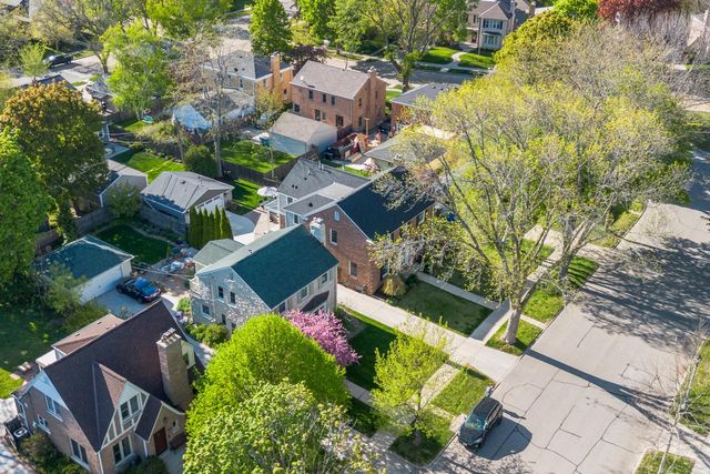 4635 Wildwood AVENUE, Whitefish Bay, WI 53211