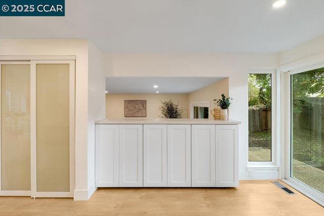 312 Summerfield Dr, Vacaville, CA 95687