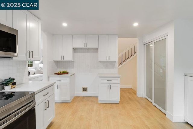 312 Summerfield Dr, Vacaville, CA 95687