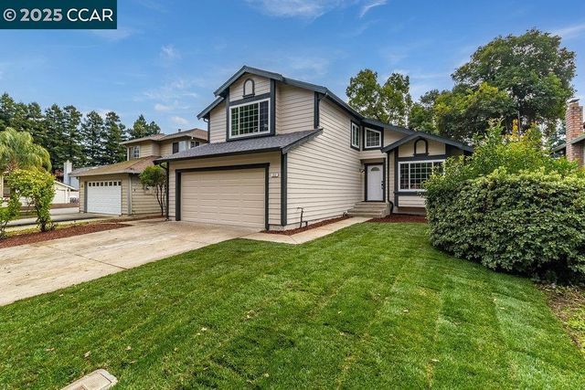 312 Summerfield Dr, Vacaville, CA 95687