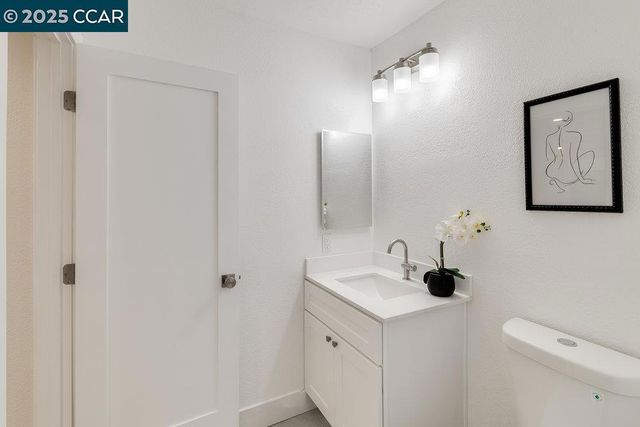 312 Summerfield Dr, Vacaville, CA 95687