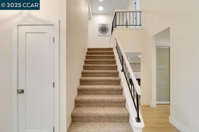 312 Summerfield Dr, Vacaville, CA 95687