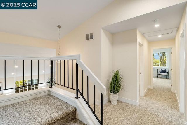 312 Summerfield Dr, Vacaville, CA 95687