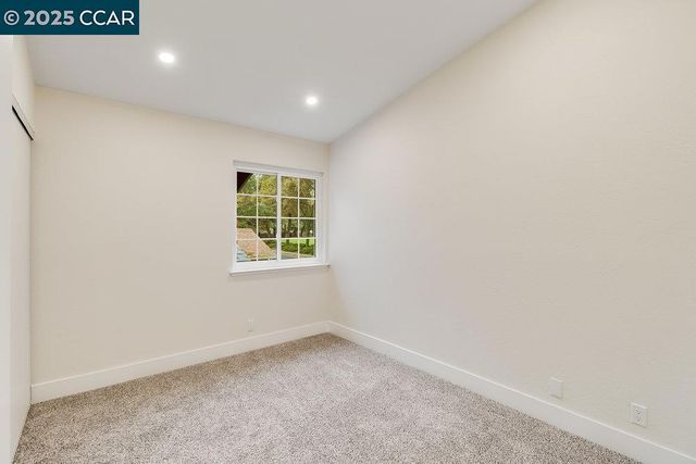 312 Summerfield Dr, Vacaville, CA 95687