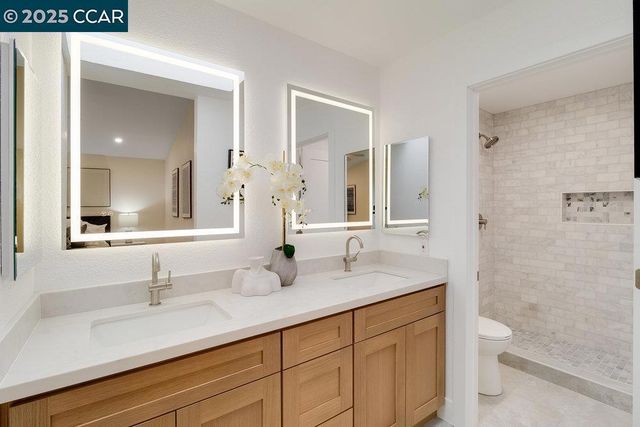 312 Summerfield Dr, Vacaville, CA 95687