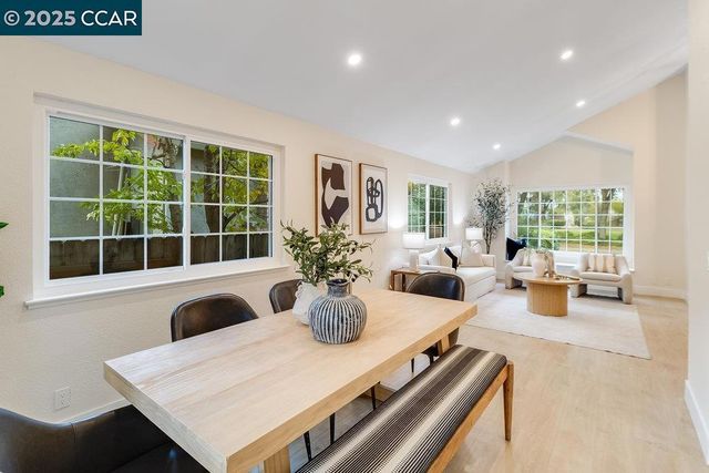 312 Summerfield Dr, Vacaville, CA 95687