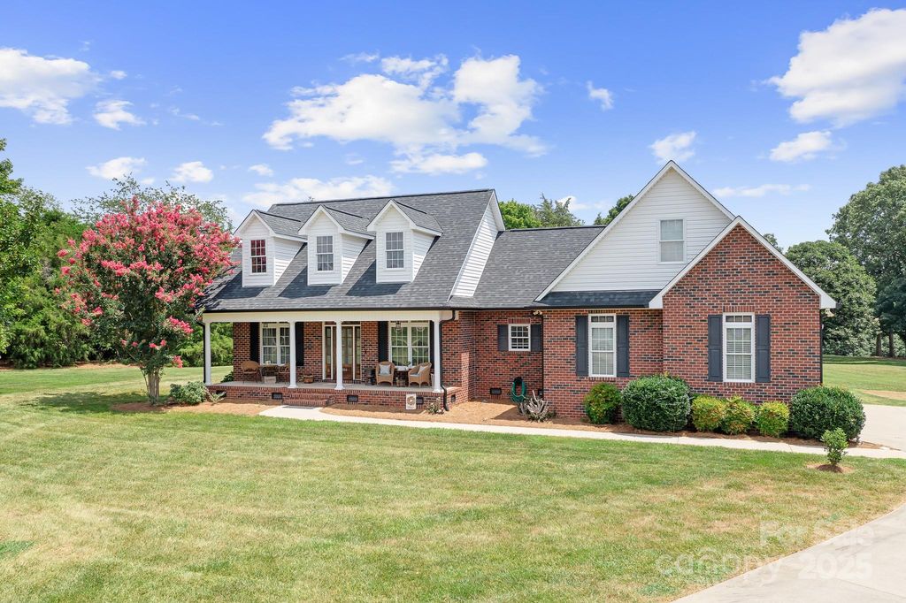 4380 Woodsbury Lane, Lincolnton, NC 28092