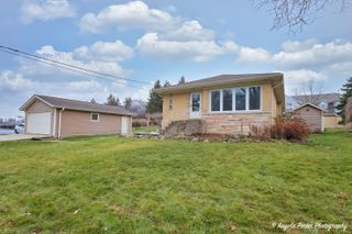 40 Pine Tree Row, Lake Zurich, IL 60047