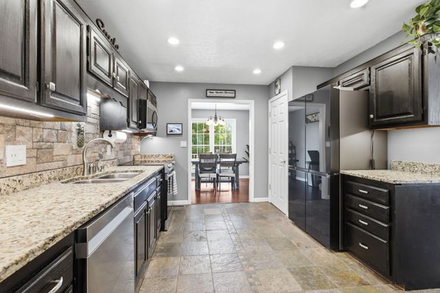117 Mountain View Rd, Bell Buckle, TN 37020