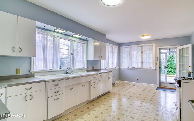 140 Magna Vista Drive, Harriman, TN 37748