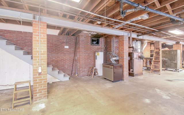 140 Magna Vista Drive, Harriman, TN 37748