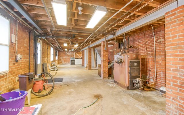 140 Magna Vista Drive, Harriman, TN 37748