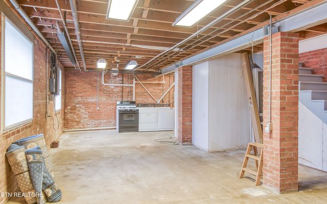 140 Magna Vista Drive, Harriman, TN 37748