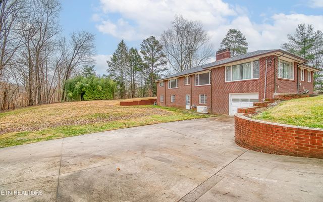 140 Magna Vista Drive, Harriman, TN 37748