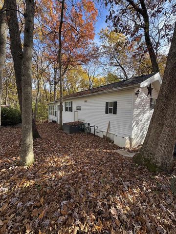 246 Leisure Way, Edgerton, WI 53534