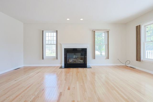 75 Sunflower Dr, Raynham, MA 02767