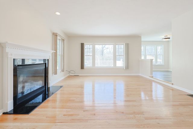 75 Sunflower Dr, Raynham, MA 02767