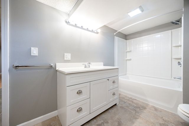 75 Sunflower Dr, Raynham, MA 02767