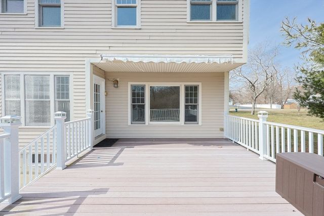 75 Sunflower Dr, Raynham, MA 02767