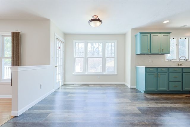 75 Sunflower Dr, Raynham, MA 02767