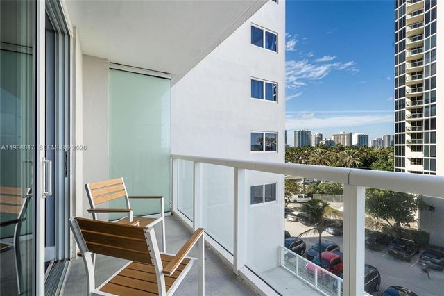 19201 Collins Ave 324, Sunny Isles Beach, FL 33160