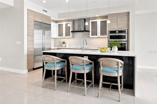 1155 N GULFSTREAM AVENUE 806, Sarasota, FL 34236