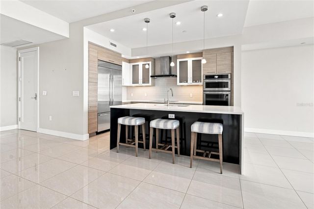 1155 N GULFSTREAM AVENUE 806, Sarasota, FL 34236