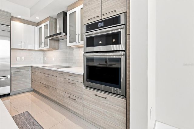 1155 N GULFSTREAM AVENUE 806, Sarasota, FL 34236