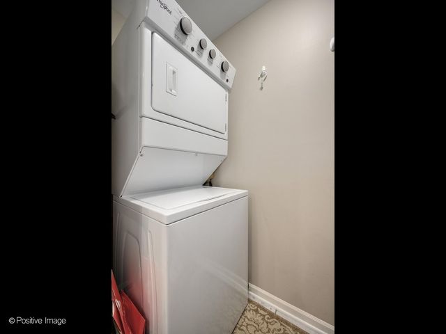 2365 N Wayne Avenue, Chicago, IL 60614