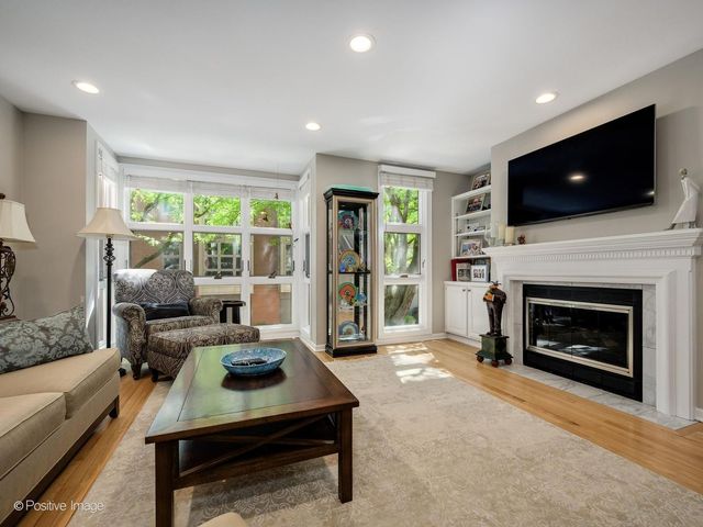 2365 N Wayne Avenue, Chicago, IL 60614