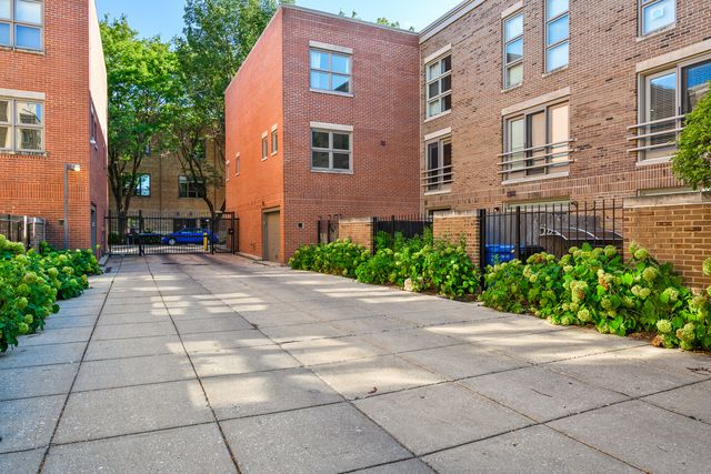 2365 N Wayne Avenue, Chicago, IL 60614