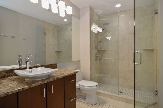 2365 N Wayne Avenue, Chicago, IL 60614
